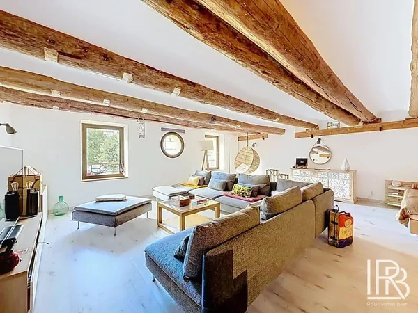 Appartement 1 pièce 94 m²