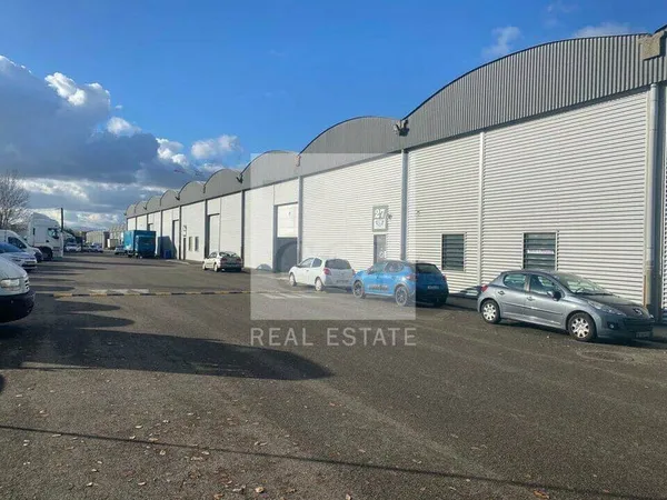 Local d'activité 2570 m²