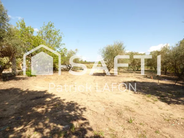 Terrain constructible viabilisé de 458 m²