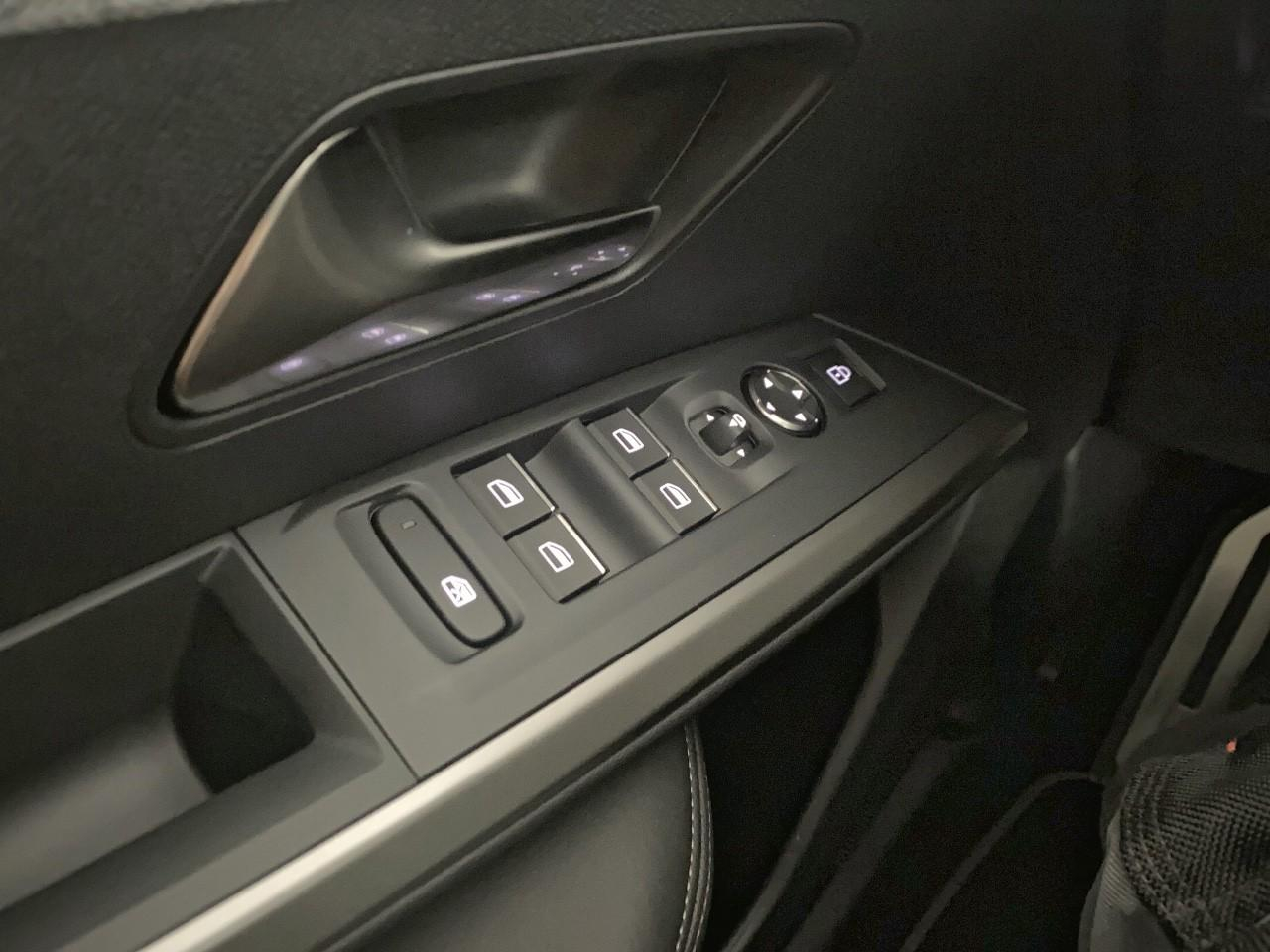 Peugeot 3008 hybrid 145 e-dcs6 gt — photo 20