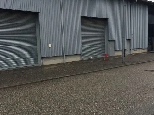Local 470m2 MOIRANS