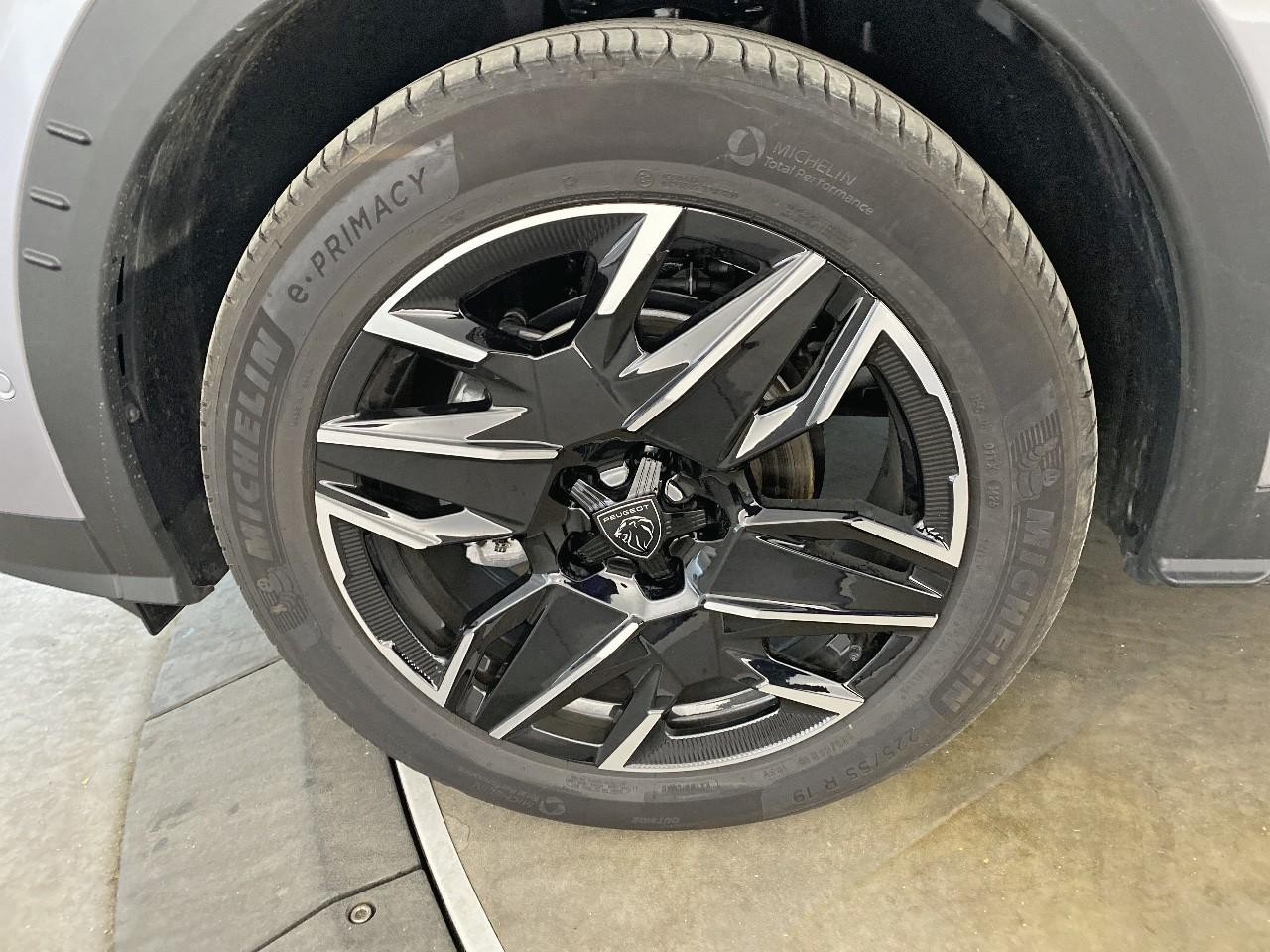 Peugeot 3008 hybrid 145 e-dcs6 allure — photo 11