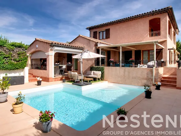 A VENDRE - Maison Vidauban 5 pièces 123m2, piscine , garage , sous sol et cave.