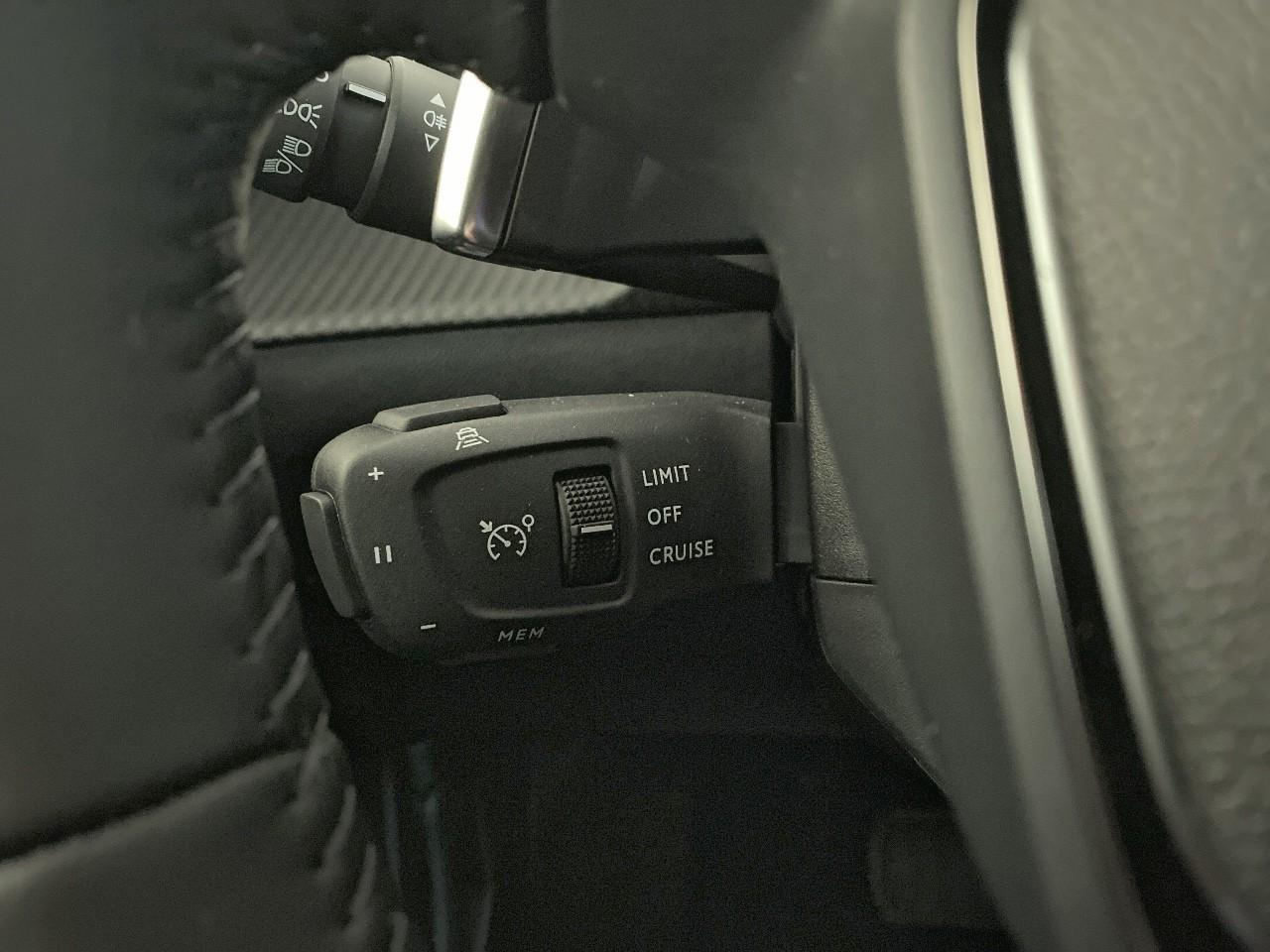 Peugeot 2008 hybrid 145 ch e-dcs6 allure — photo 20
