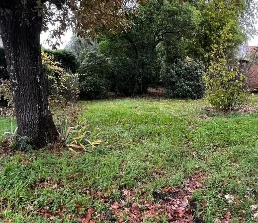 Terrain 295 m² Leognan