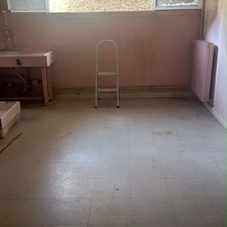 Cellier de 16 m² avec fenêtre - Fort potentiel d'aménagement - 60 000 (légèrement négociable)