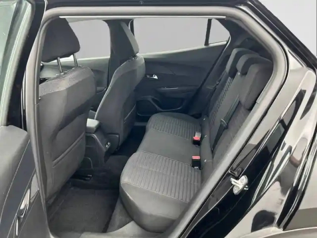 Peugeot 2008 electrique 136 ch — photo 12