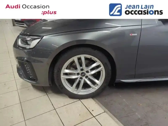 Audi A4 35 tfsi 150 s tronic 7 — photo 9