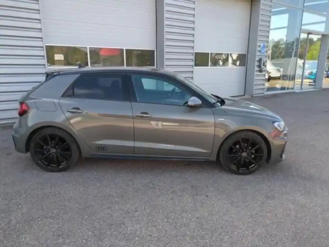 Audi A1 sportback 30 tfsi 110ch s line s tronic 7 — photo 3