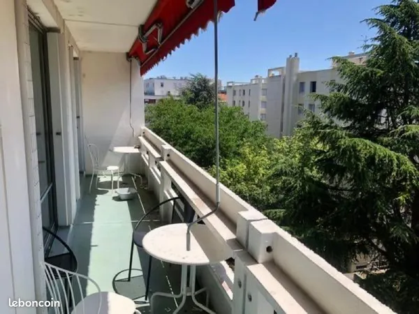 Room in flat share Lyon 7
