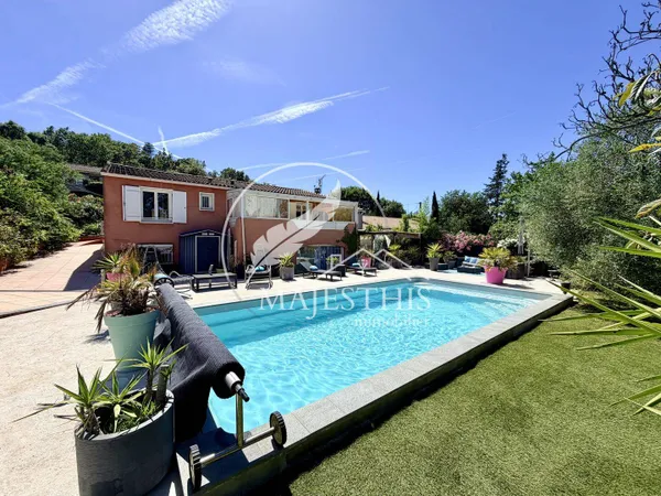 Maison 7 pièces 231 m²