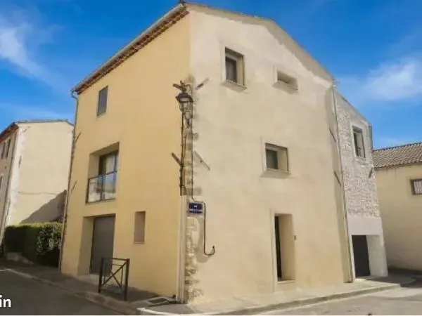 Maison de ville contemporaine - Ancienne grange entièrement rénovée - Saint-Cannat centre