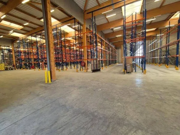 Local d'activité 3374 m²