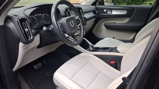 Volvo XC40 2.0 D3 150 BVA - Momentum – 2019 – 111036 km – Diesel – Boîte Automatique — photo 15