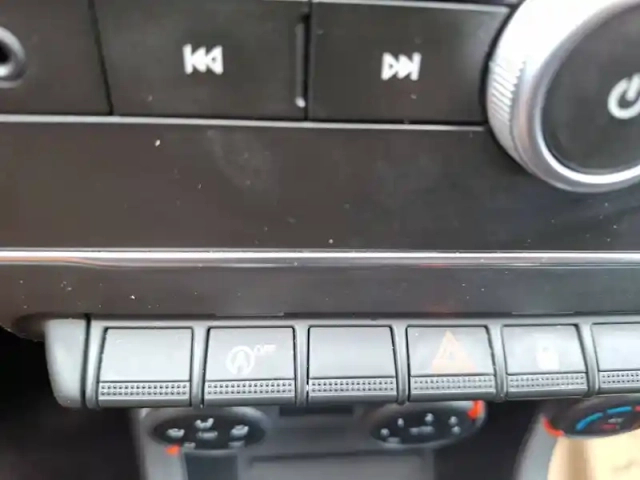 Renault Clio sce 65 — photo 34