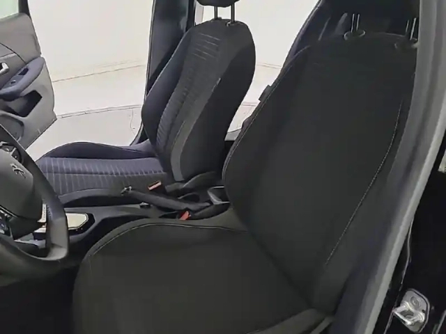 Peugeot 208 puretech 100 s&amp;s eat8 — photo 38