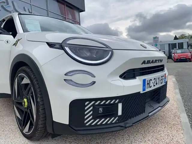 Abarth 600 e 240 ch — photo 89