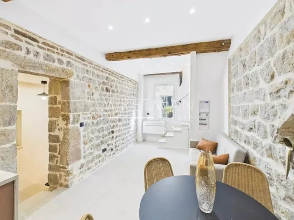 Maison de village 4 pièces avec studio indépendant - Vieil Antibes