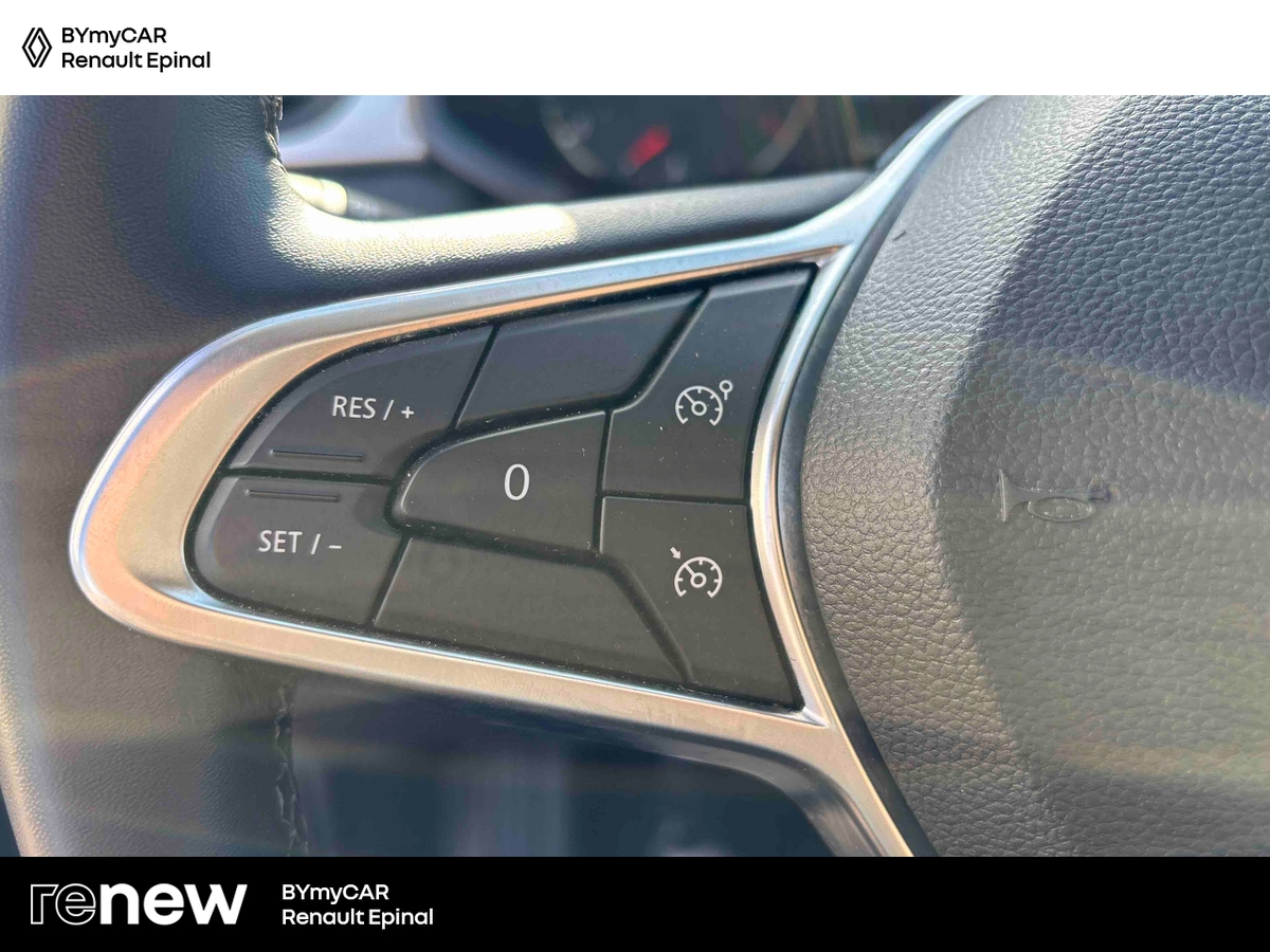 Renault Captur TCe 90 — photo 18