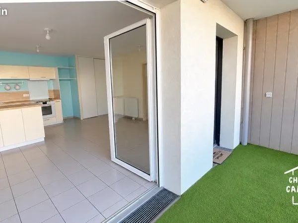 T2 fonctionnel et calme avec terrasse et parking