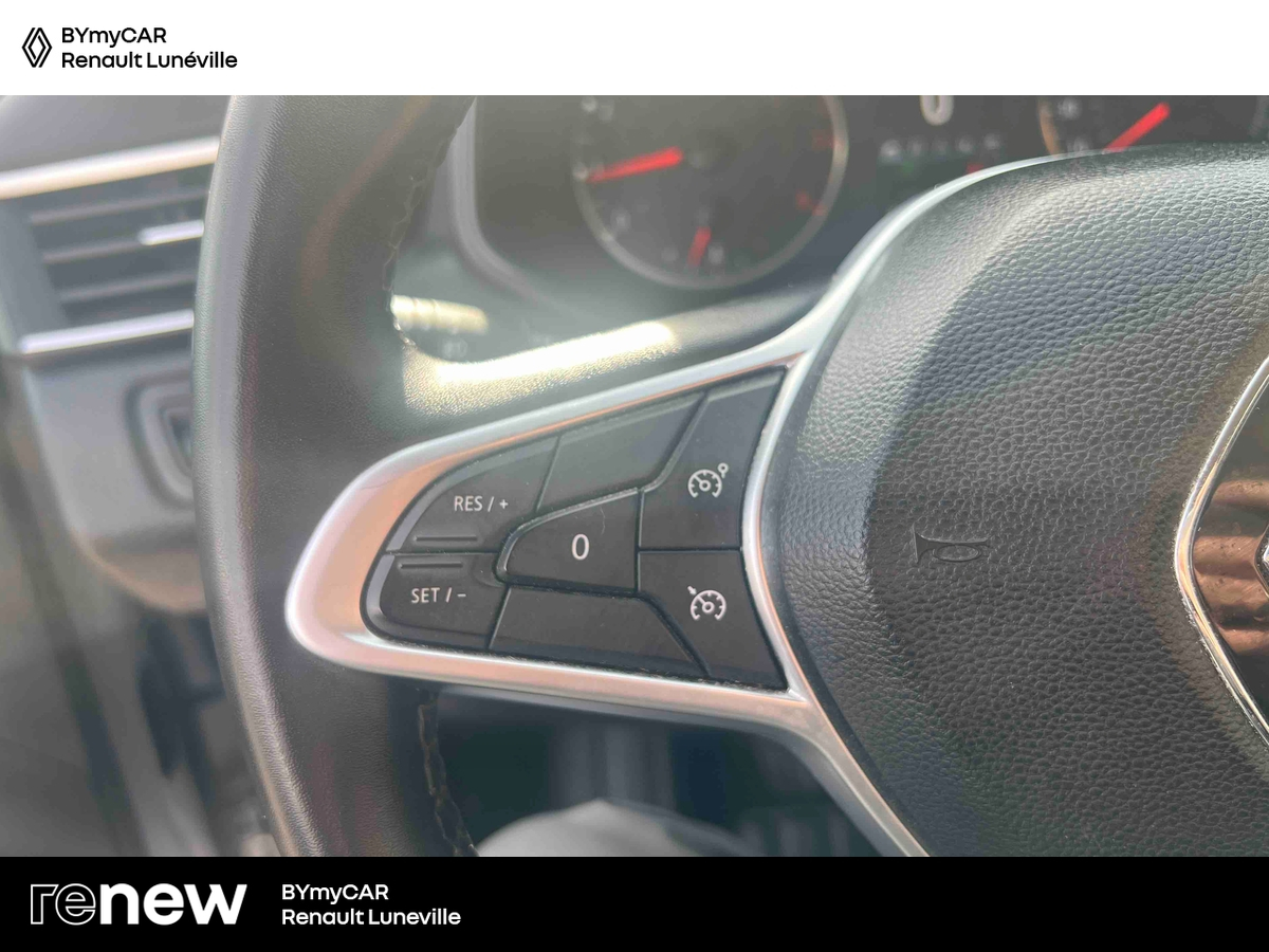 Renault Clio TCe 90 - 21N — photo 17