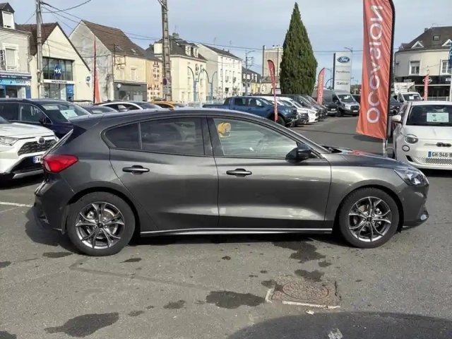 Ford Focus 1.0 ecoboost 125ch st-line — photo 4