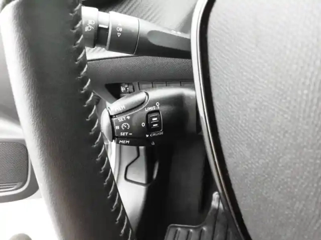 Peugeot 208 puretech 75 s&amp;s bvm5 — photo 20
