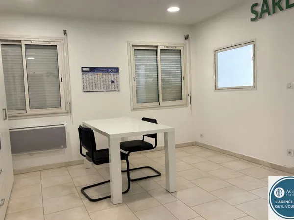 Bureau 50 m²