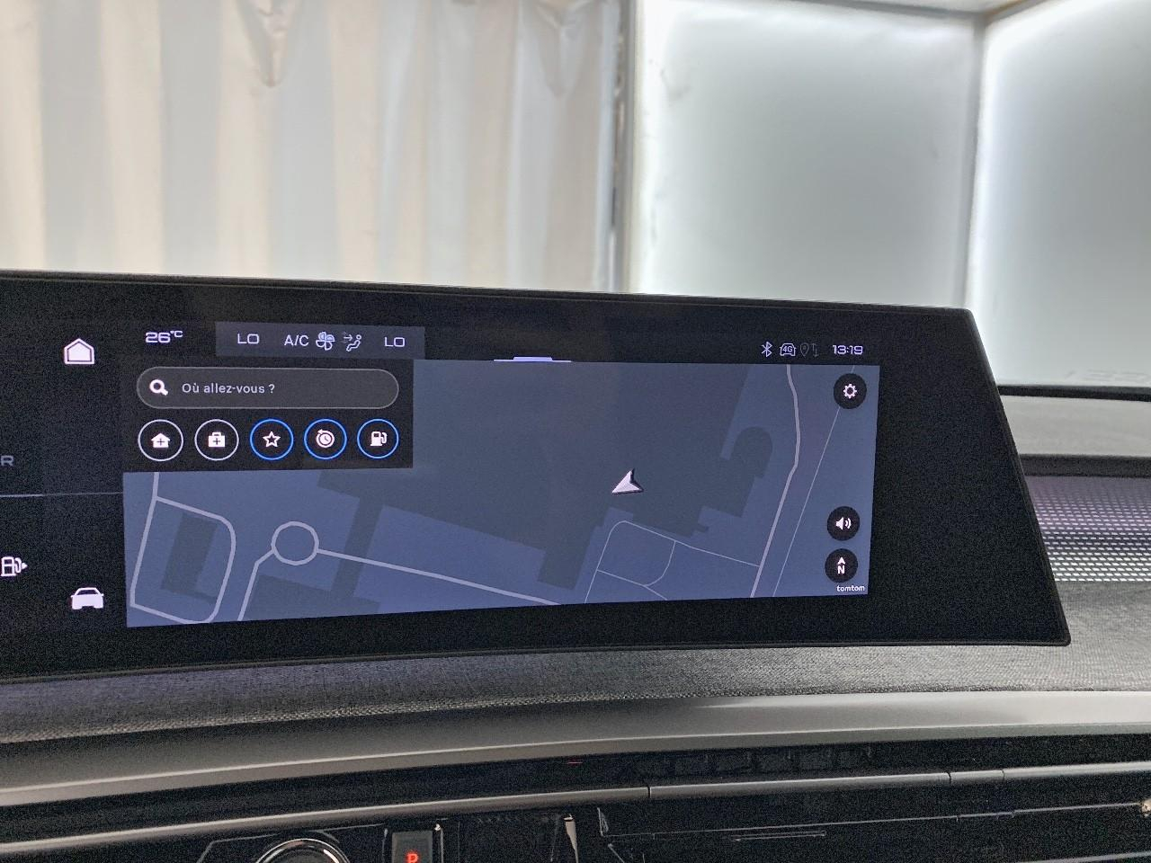 Peugeot 3008 hybrid 145 e-dcs6 gt — photo 14