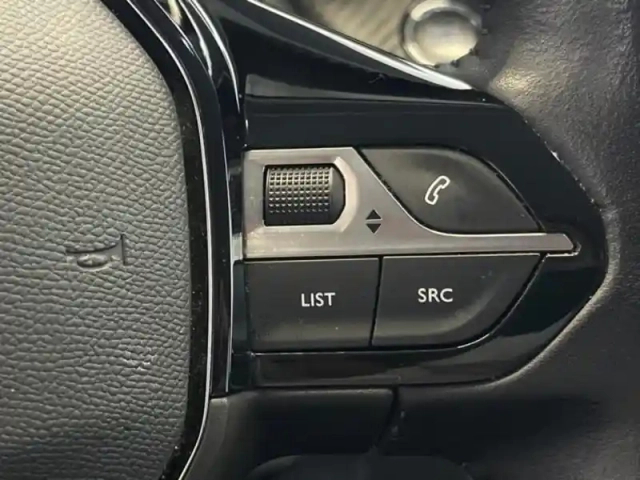 Peugeot 2008 1.2 puretech 130ch s&amp;s allure business — photo 13