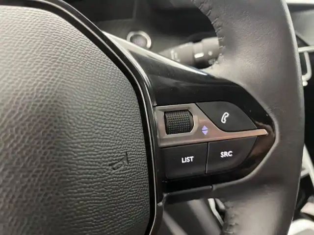 Peugeot 208 puretech 100 s&amp;s bvm6 — photo 33