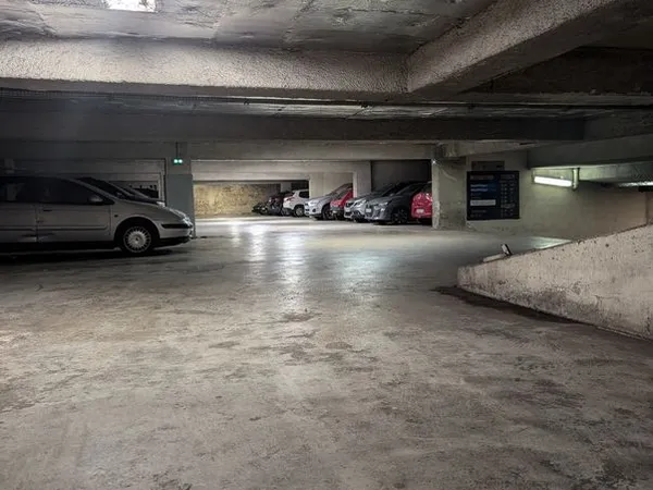 Parking Métro St-Mandé proche Portes de Vincennes