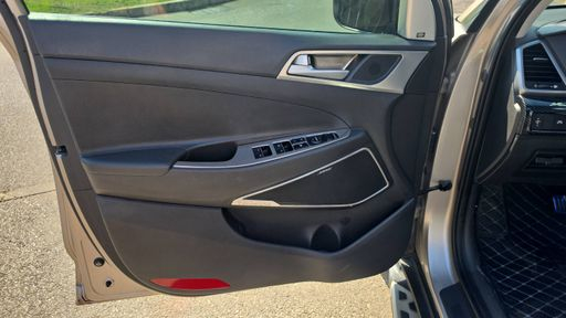 Hyundai Tucson 1.7 CRDI 141 DCT7 - Executive – 2016 – 129164 km – Diesel – Boîte Automatique — photo 25