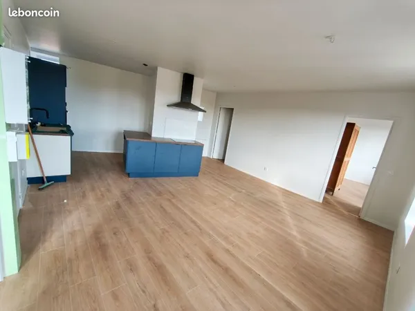Appartement T3 rénové de 70m2- 2chambres-Centre Chantelle - 650CC