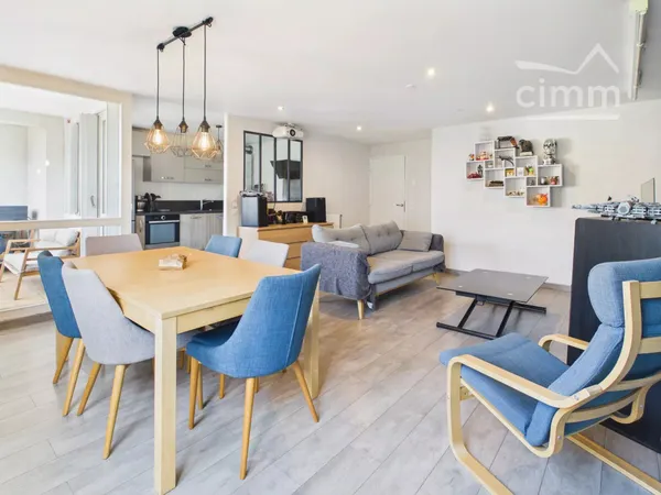Appartement lumineux 4 pièces à Gières avec garage.