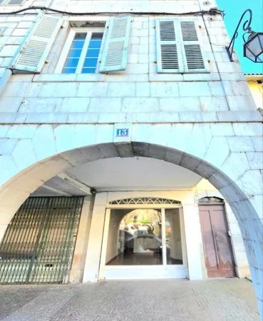 Local commercial env. 66 m² - Centre-ville Montréjeau - 380 /mois