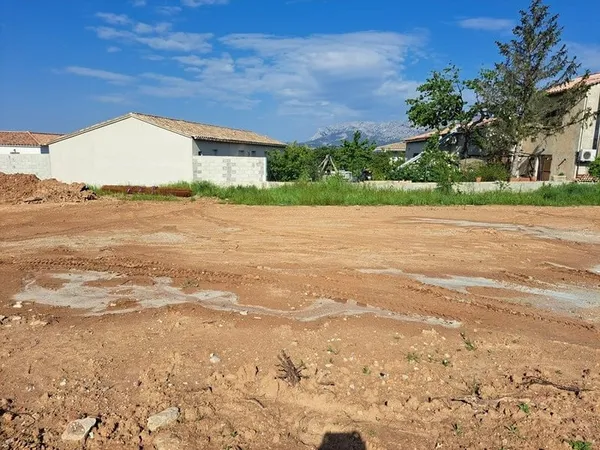 Terrain 500 m²