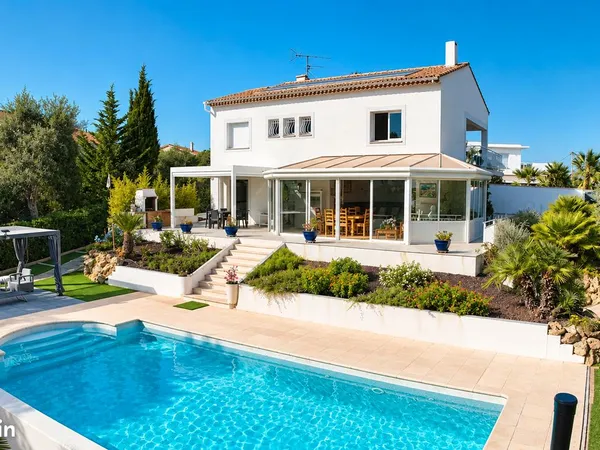 Villa 6 pièces 166 m²