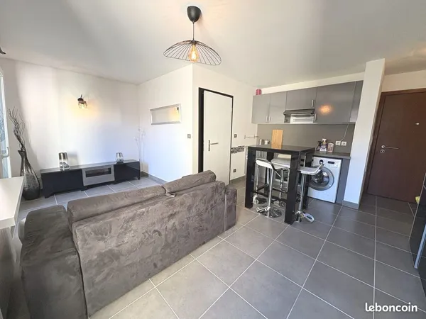 Studio 1 pièce 28 m²