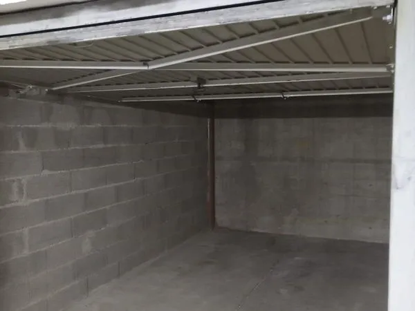 Location garage 50m polygone