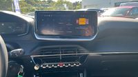 Peugeot 2008 1.2 PureTech 100ch S&S Allure — photo 19