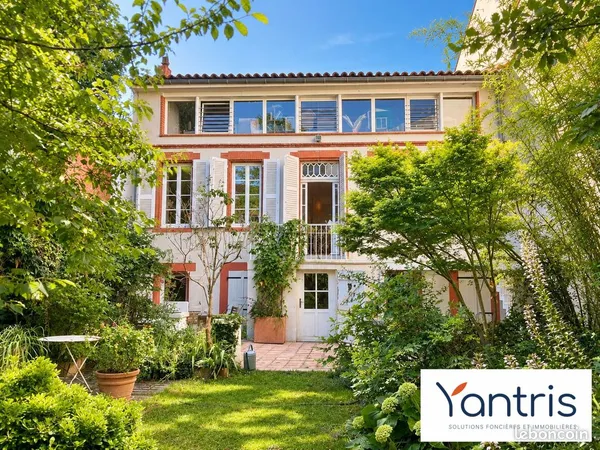 Maison 9 pièces 242 m²