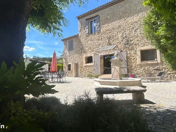 Mas provençal de caractère