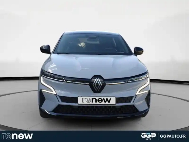 Renault Megane e-tech electric ev60 220ch iconic super charge — photo 23