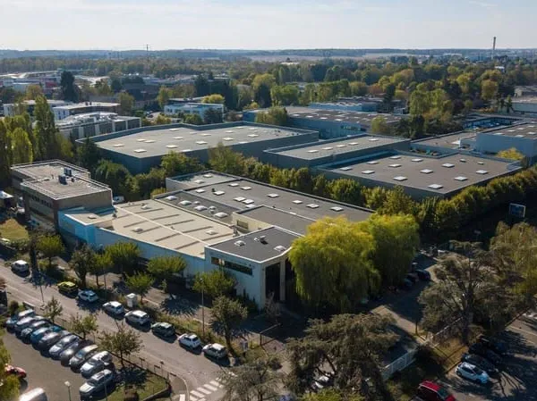Local d'activité 3009 m²