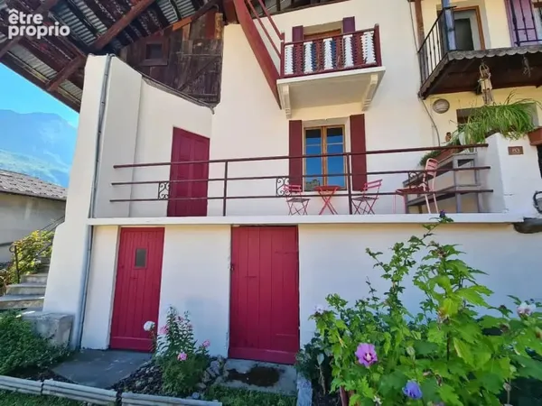 Maison de caractère à potentiel exceptionnel.