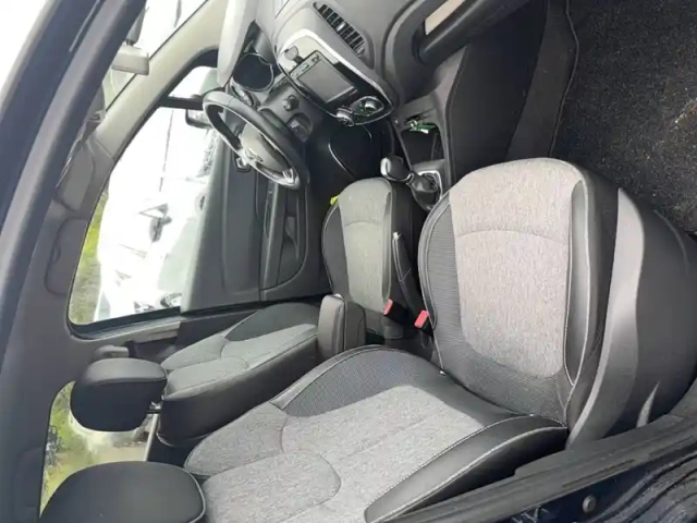 Renault Captur tce 120 energy edc intens — photo 17