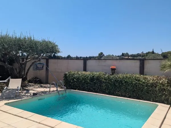 Maison de plain-pied 85 m² avec piscine, vue panoramique & dépendances - Rochefort-du-Gard