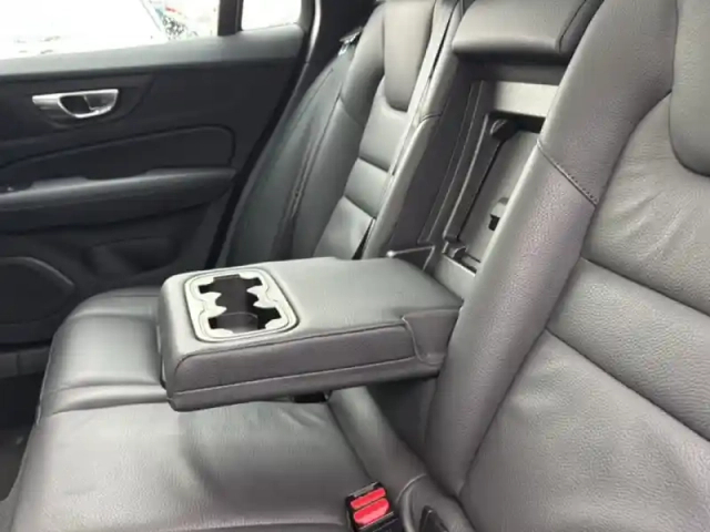 Volvo V60 b4 197 ch dct7 — photo 14