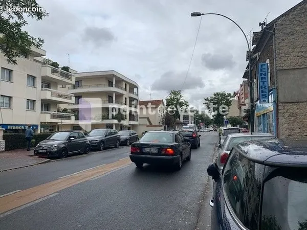 Garage/Station service 1 000 m²